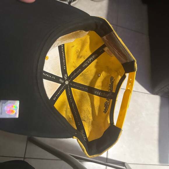 Los Angeles Lakers Snapback Hat, Yellow and Black NBA Cap - Picture 7 of 11